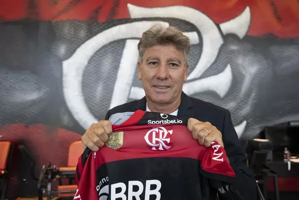 Galvão diz que assinatura com o Flamengo teve a cara de Renato Gaúcho: “De chinelo, saindo da praia”