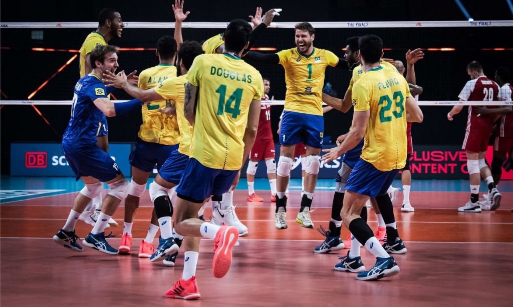 Seleção masculina de vôlei supera Japão e encara Rússia na semifinal em Tóquio