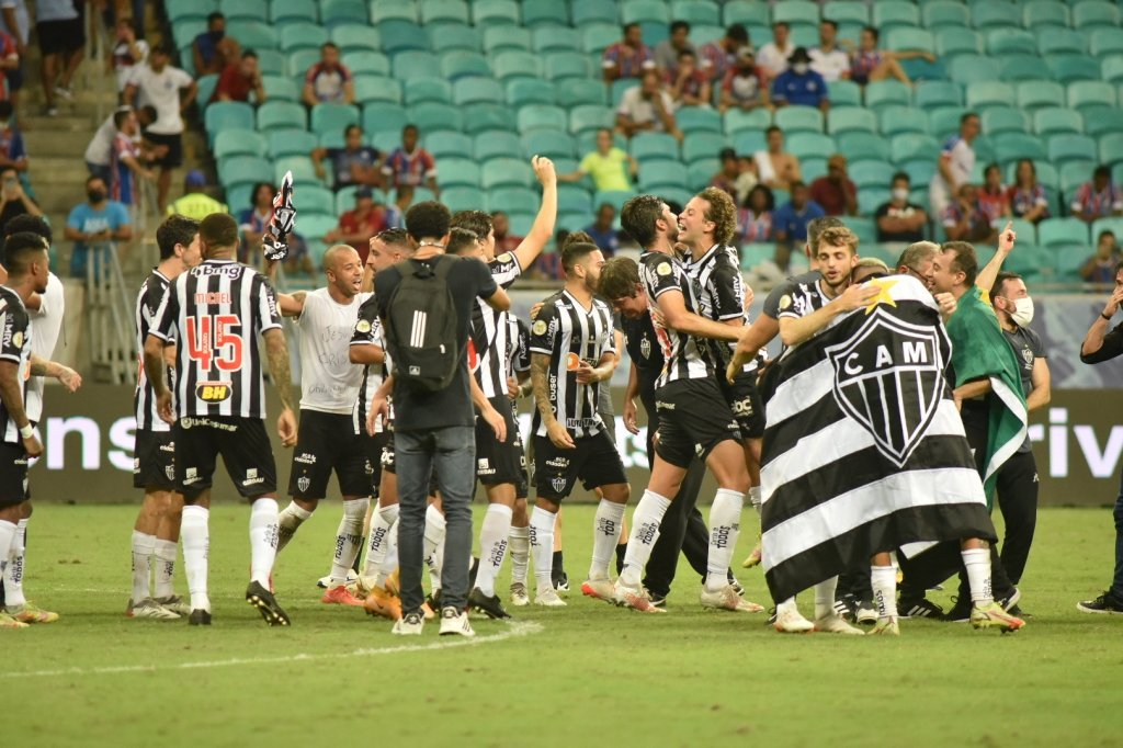 Bahia perde, se complica no Z-4 e Atlético-MG é campeão brasileiro após 50 anos