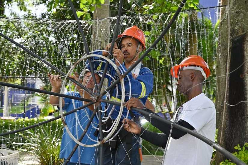 Natal Conquista de Luz: iluminação da Praça Tancredo Neves será inaugurada na quinta-feira, 5