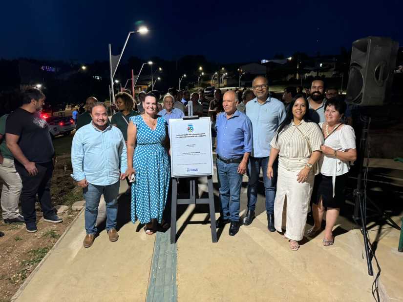 Conquista: Após receber campo de futebol e CRAS, Bairro Cruzeiro recebe calçadão iluminado