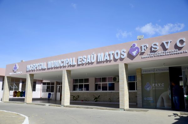 Médicos denunciam atrasos salariais e falta de estrutura no Hospital Esaú Matos