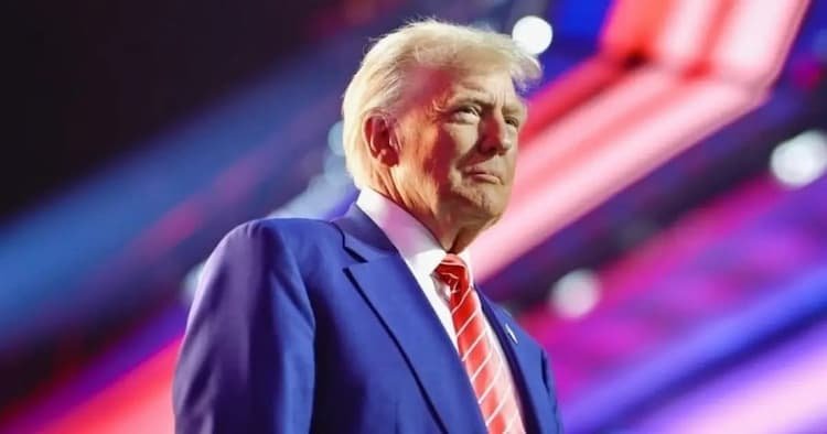 Trump diz que Brasil persegue Bolsonaro e que ex-presidente não é culpado de nada