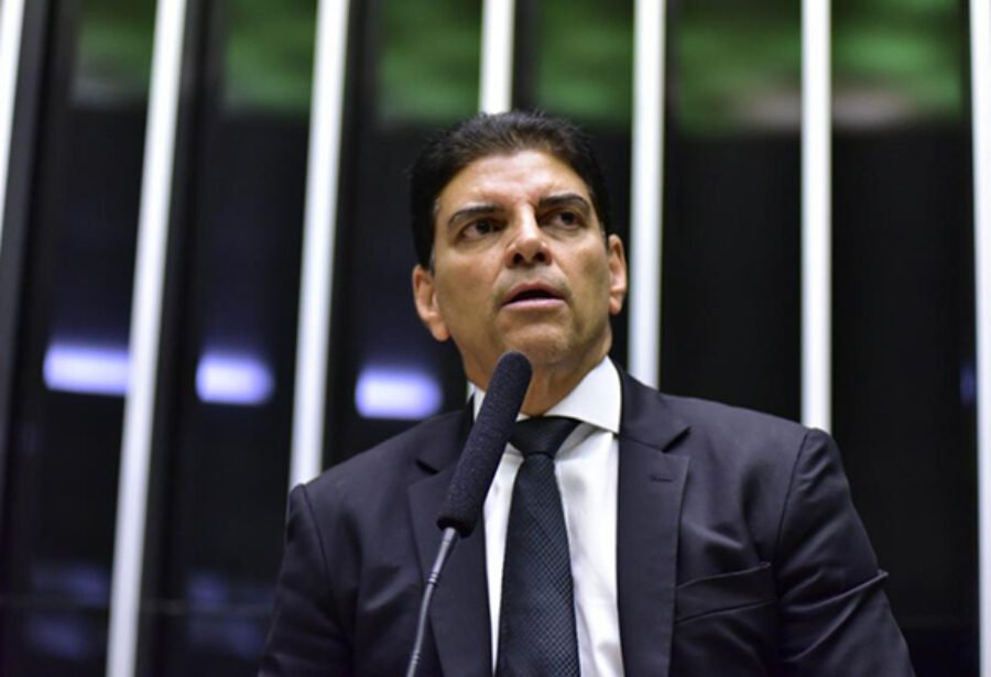 Cajado nega ter antecipado apoio a ACM Neto e diz que questão só será discutida em abril de 2026