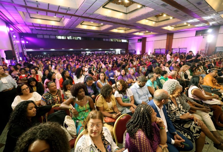 Bahia abre 5ª Conferência Estadual de Políticas para as Mulheres com anúncios e pactos para fortalecimento dos direitos femininos