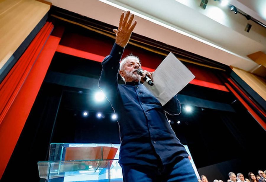 Lula defende cassação de Eduardo: ‘É a verdadeira traição da pátria’