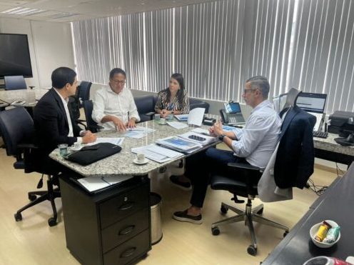 Itabuna: Prefeito Augusto Castro se reúne com a EMBASA para tratar dos serviços de saneamento básico em Itabuna