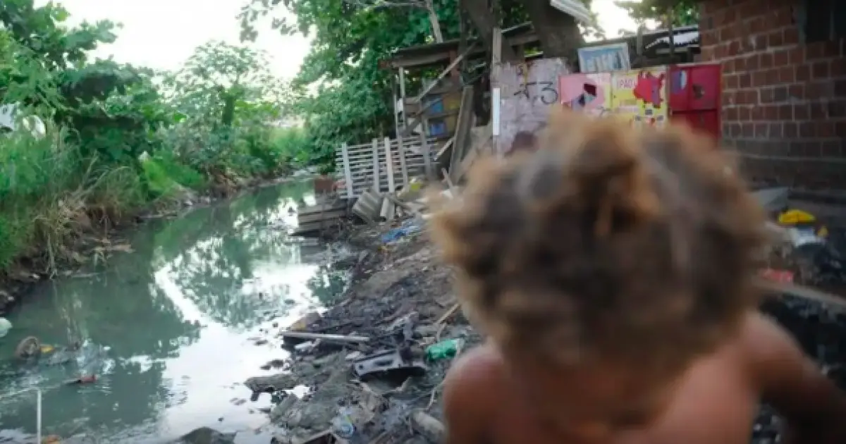 Segundo Unicef, 417 milhões de crianças enfrentam privações severas em países pobres e de renda média