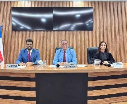 Neto Ferraz antecipa salários e 13º na Câmara: o paradoxo político que transforma crises em soluções