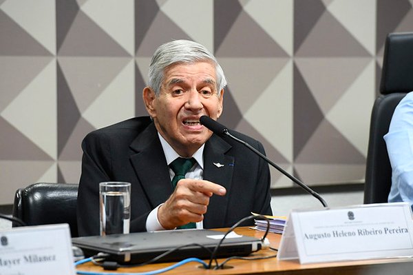 Heleno e Paulo Sérgio estão presos em unidade comandada por general de patente inferior