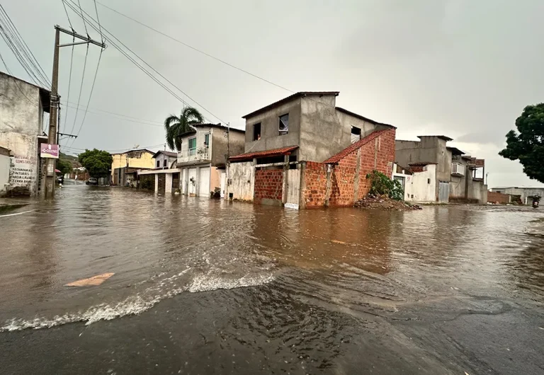 Inmet emite alerta de perigo potencial para chuvas intensas para mais de 200 cidades baianas