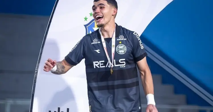 Bahia demonstra interesse em Pedro Morisco, goleiro destaque do acesso do Coritiba