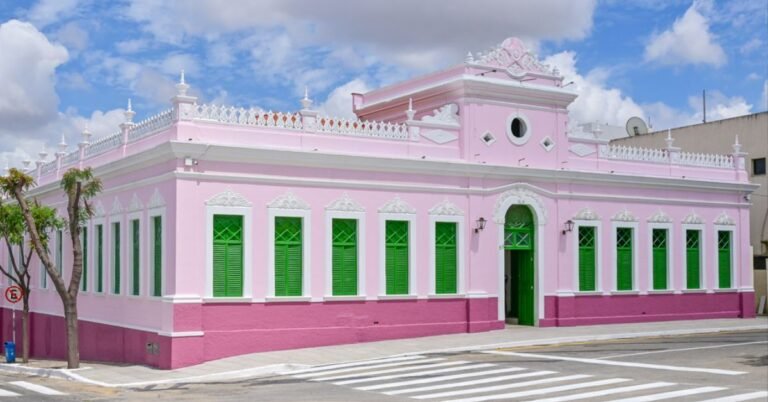 Confira o funcionamento dos serviços municipais durante ponto facultativo e feriados de final de ano