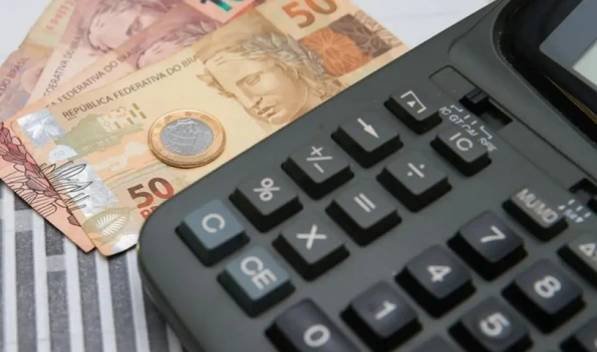 Novo salário mínimo de R$ 1.621 começa a valer a partir de hoje; veja o que muda