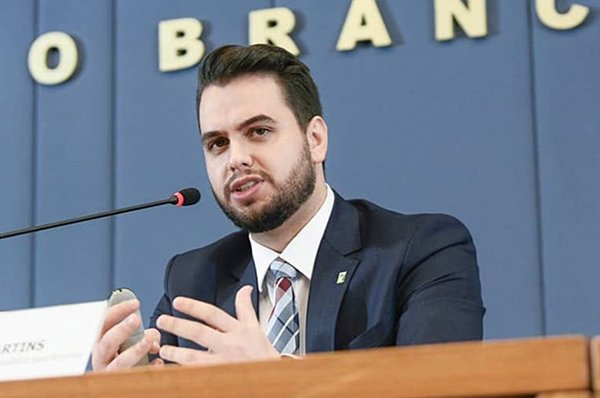 Moraes mantém prisão preventiva de ex-assessor especial de Bolsonaro