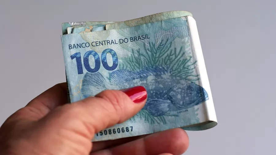 Salário mínimo terá reajuste de 6,79% em 2026; veja para quanto vai