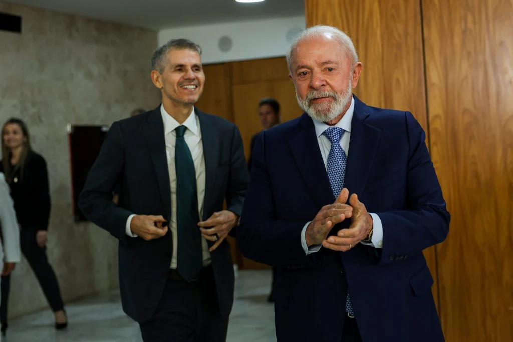 Lula escala ministros e nomes históricos do PT para coordenação da campanha à reeleição… Leia mais em https://www.cartacapital.com.br/politica/lula-escala-ministros-e-nomes-historicos-do-pt-para-coordenacao-da-campanha-a-reeleicao/. O conteúdo de CartaCapital está protegido pela legislação brasileira sobre direito autoral. Essa defesa é necessária para manter o jornalismo corajoso e transparente de CartaCapital vivo e acessível a todos