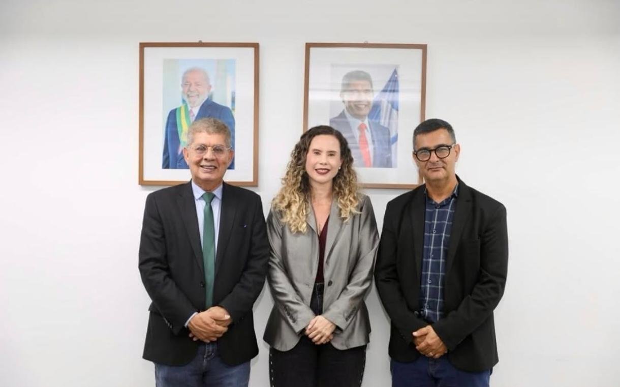 Deputado José Raimundo se reúne com secretária de Educação da Bahia para tratar demandas de Vitória da Conquista e Planalto