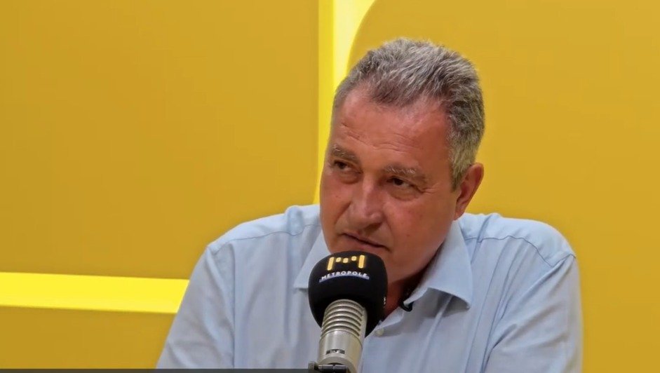 Rui Costa reage à declaração de Angelo Coronel sobre voto em 2022: “Perplexo”