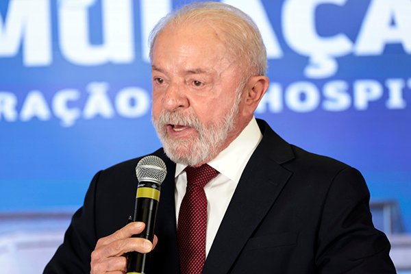 Na Alemanha, Lula fala de abuso contra policial brasileiro nos EUA