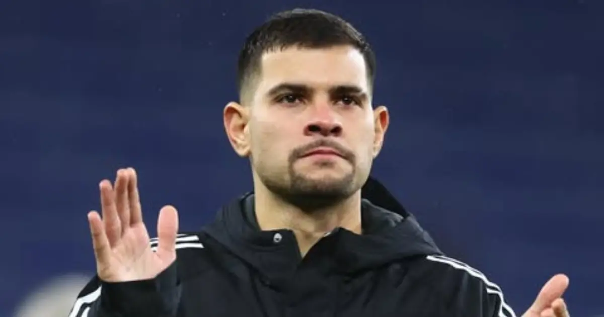 Bruno Guimarães tranquiliza torcida após sair com dores antes da apresentação à Seleção: “Nada com que se preocupar”