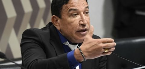 Técnica em enfermagem registra BO contra senador Magno Malta por agressão