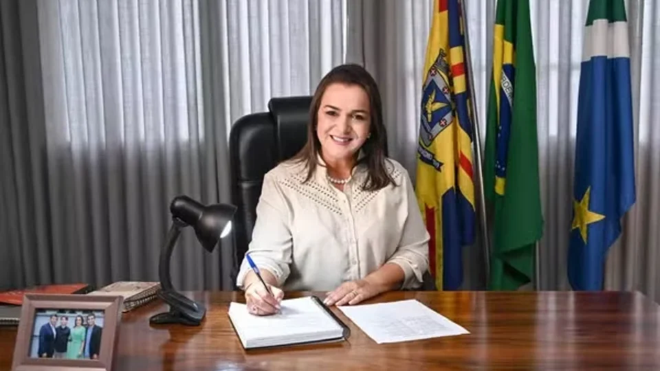 Prefeita evangélica que nomeou 12 pastores como secretários lidera rejeição no país