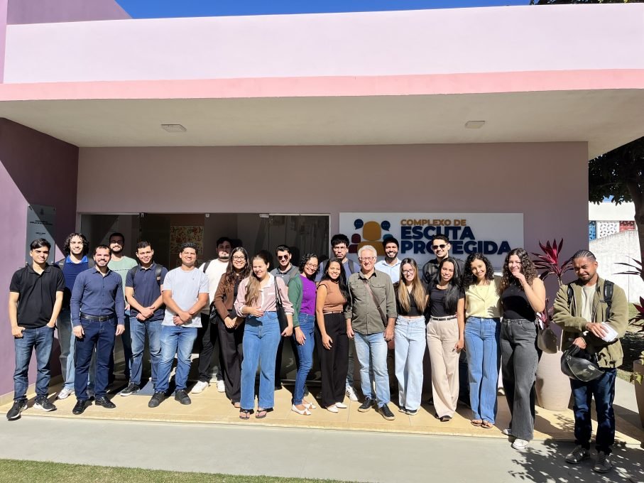 Estudantes da Uesb participam de visita técnica ao Cidca e ao Complexo de Escuta Protegida