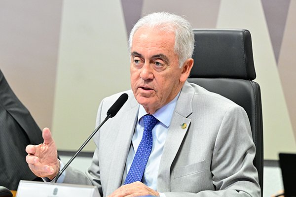 Otto Alencar pode ganhar papel central na tramitação da PEC que acaba com a escala 6×1