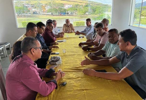 Itapetinga: Prefeito Eduardo Hagge reúne base aliada para discutir estratégia da campanha municipal em apoio à reeleição de Jerônimo Rodrigues