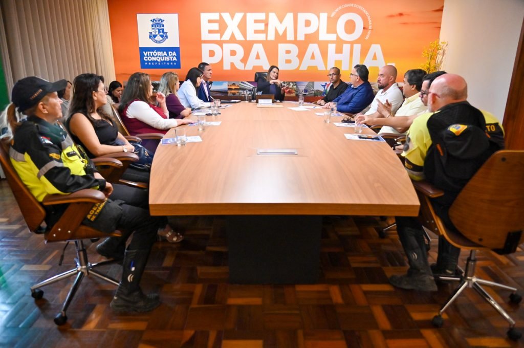 Prefeitura de Vitória da Conquista autoriza concurso para agentes do Simtrans e adere ao Programa Vida no Trânsito
