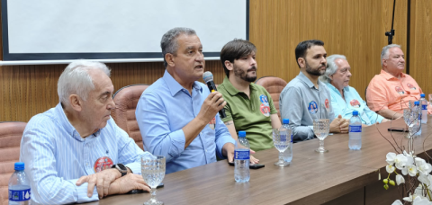 Rui reúne prefeitos e candidatos da base de Jerônimo em Vitória da Conquista e define estratégias de campanha