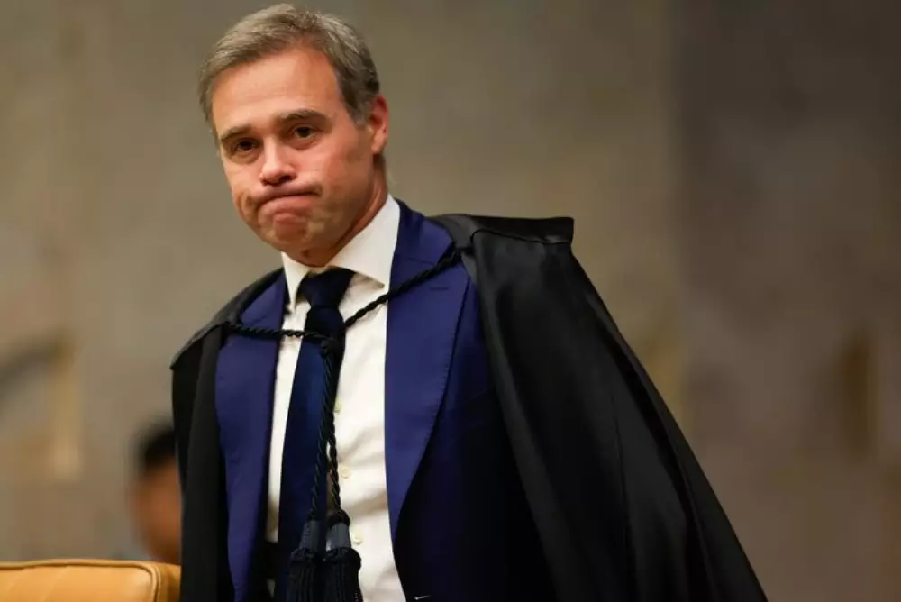 Mendonça manda PF investigar de novo vazamento de inquérito sobre Lulinha