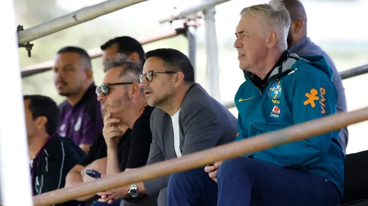 Futebol: Ancelotti convoca seleção hoje, e renovação passa por jovens no meio-campo