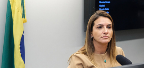 Deputada federal Roberta Roma deixa unidade semi-intensiva e é transferida para quarto após ser internada em Salvador