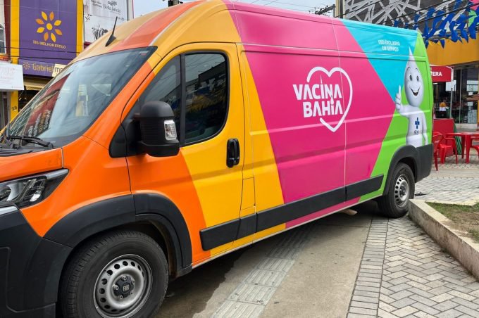 Vacimóvel leva vacinação contra a gripe à Praça Nove de Novembro nessa terça, 20