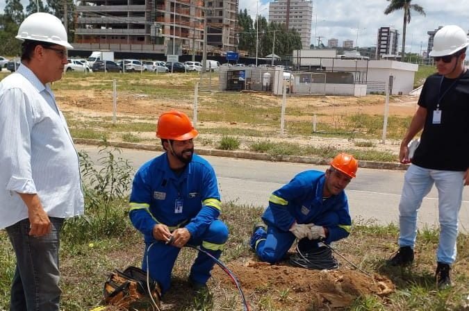 Prefeitura repõe 1.800 metros de cabos furtados perto do Boulevard Shopping