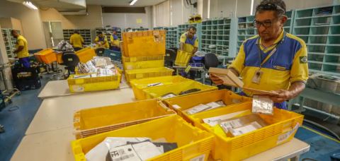 Correios e AliExpress firmam acordo para acelerar entregas no Brasil